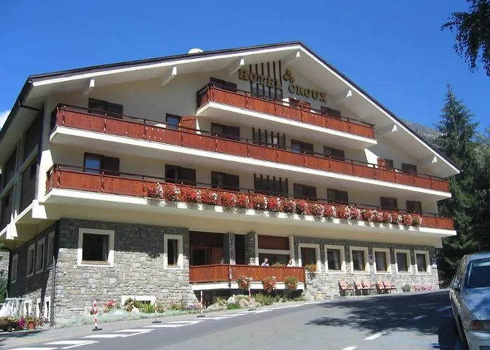 Croux 3* קורמאיור