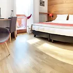 Croux Ξενοδοχείο 3*