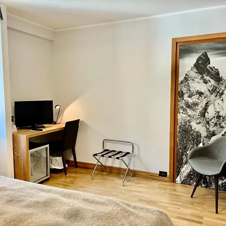 Croux Otel