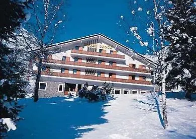 Отель Croux 3*