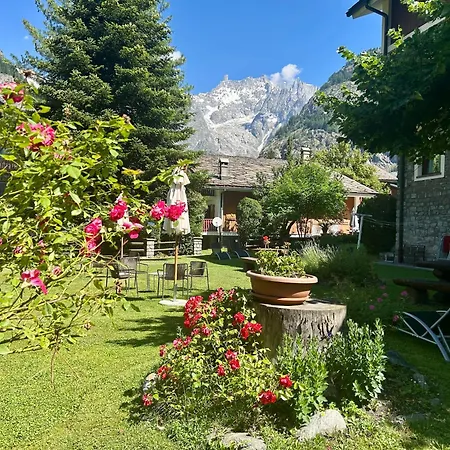 Croux Hotel 3*
