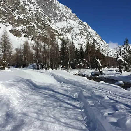 Croux Отель 3*