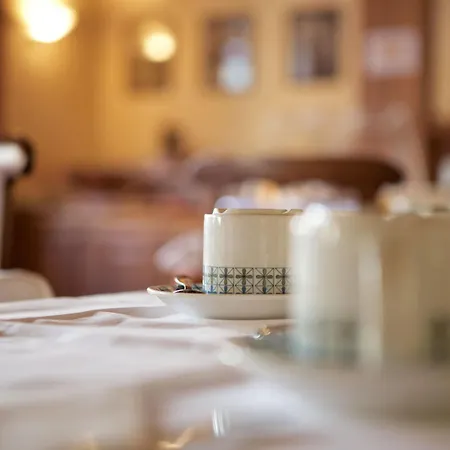 Croux Hotel 3*